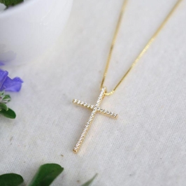 COLAR CRUZ CRAVEJADA DELICADA