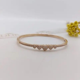 BRACELETE 5 CORAÇOES CRAVEJADOS PRATA