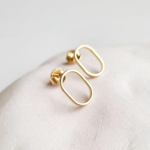 BRINCO OVAL LISO MEDIO