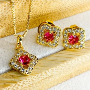 COLAR  TREVO ROSA CRAVEJADO