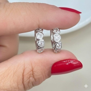 ARGOLA CORAÇAO CRAVEJADO PP