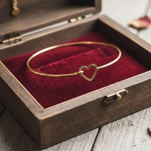 BRACELETE CORAÇAO VAZADO