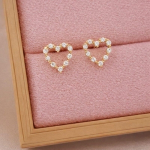 BRINCO CORAÇAO VAZADO C/ ZIRCONIA