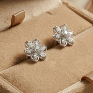 BRINCO FLOR ZIRCONIA