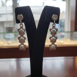 BRINCO TRES TREVO CRAVEJADO