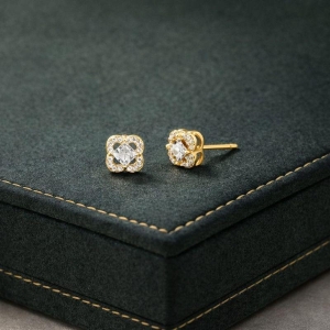 BRINCO TREVO CRAVEJADO P