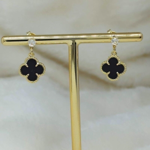 BRINCO TREVO PRETO P