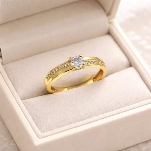 ANEL SOLITÁRIO COM ZIRCONIA