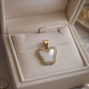 PINGENTE BORBOLETA BRANCA