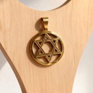 PINGENTE ESTRELA DE DAVI