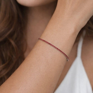 PULSEIRA EM ZIRCONIA VERMELHA