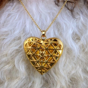 RELICARIO CORAÇAO VAZADO G