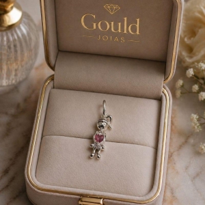 PINGENTE MENINA CORAÇAO ROSA