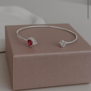 BRACELETE CORAÇAO ROSA