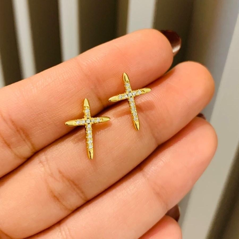 BRINCO CRUZ MEDIA CRAVEJADA