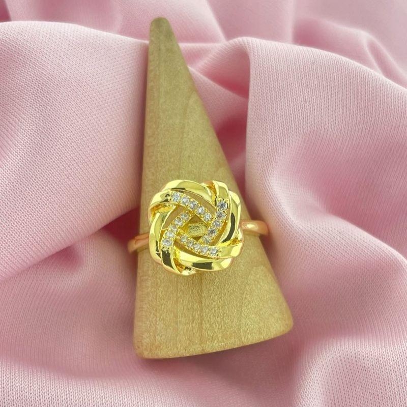 ANEL ENTRELAÇADO COM ZIRCONIA