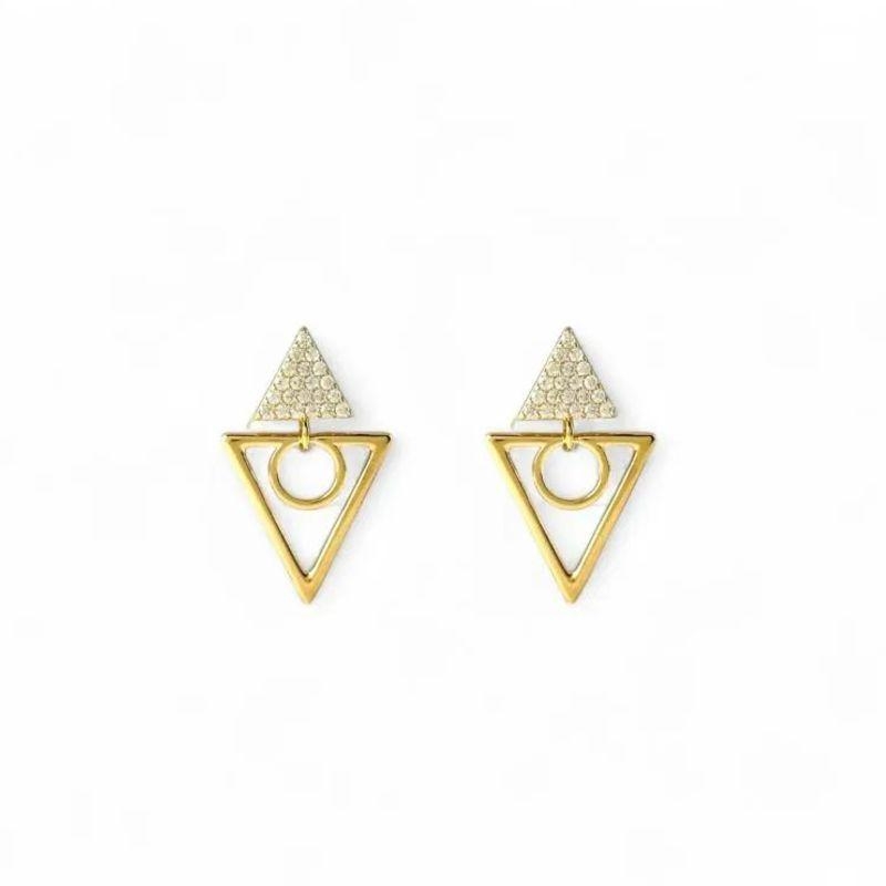 BRINCO TRIANGULO PENDURADO