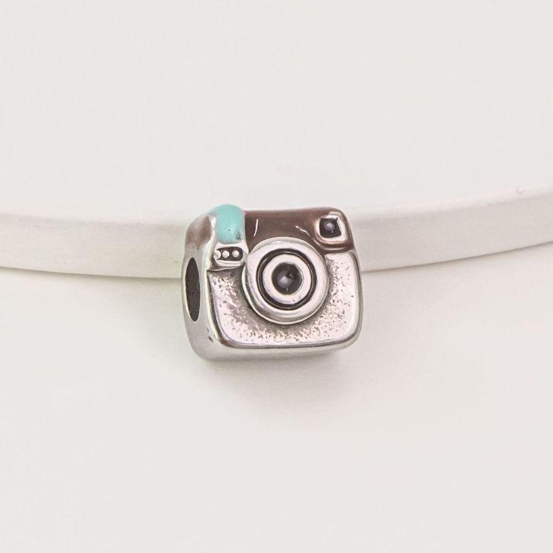PINGENTE CAMERA RETRO BERLOQUES