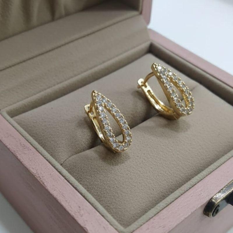 ARGOLA GOTA VAZADA CRAVEJADA