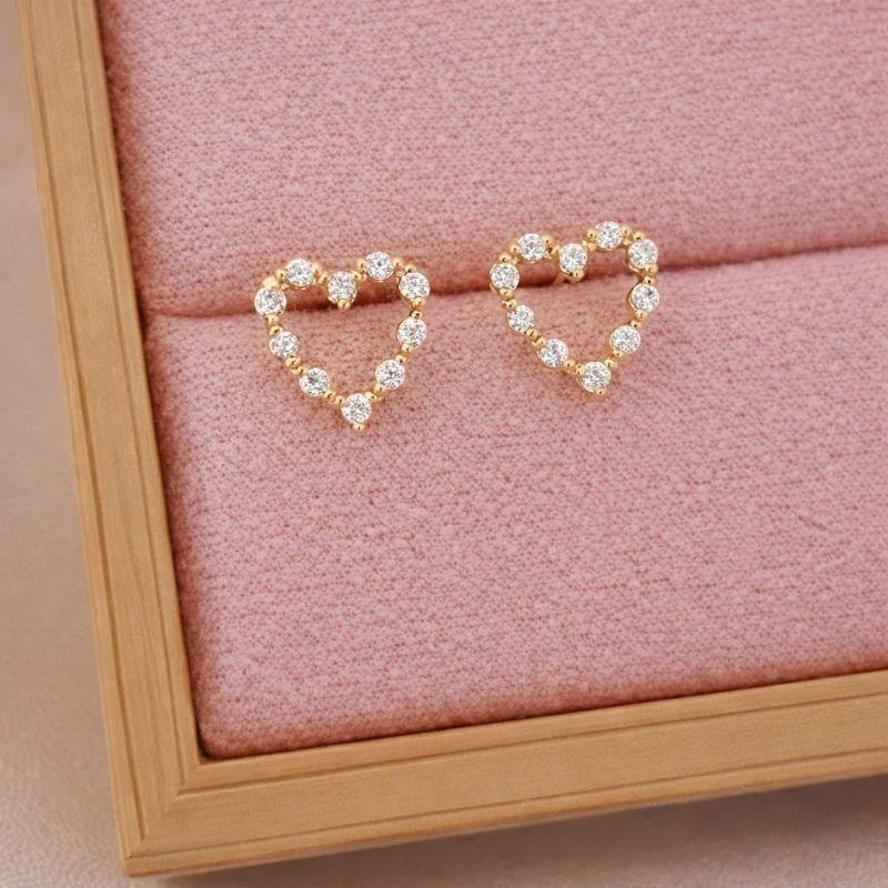 BRINCO CORAÇAO VAZADO C/ ZIRCONIA