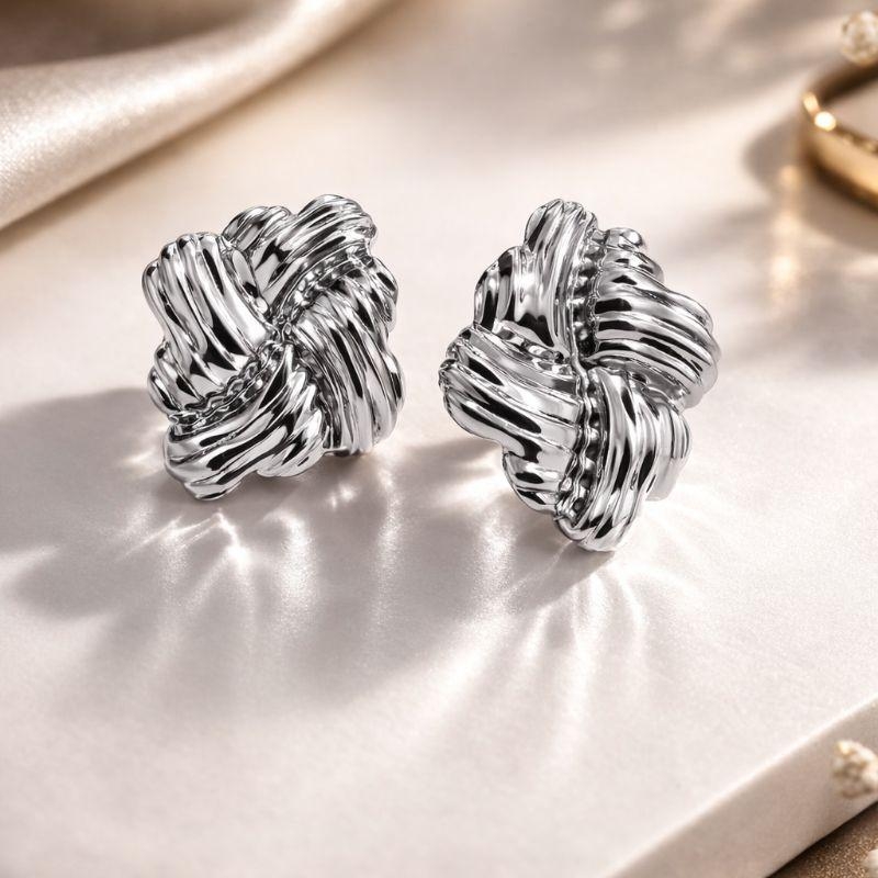 BRINCO FRISADO ESTILO FOLHA