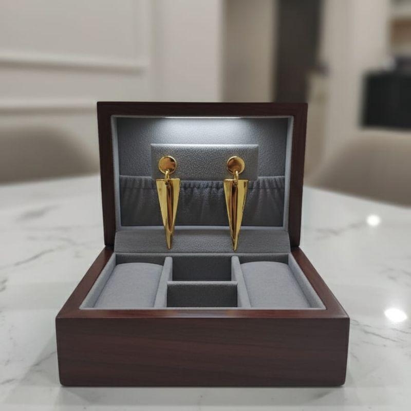 BRINCO TRIANGULO LISO