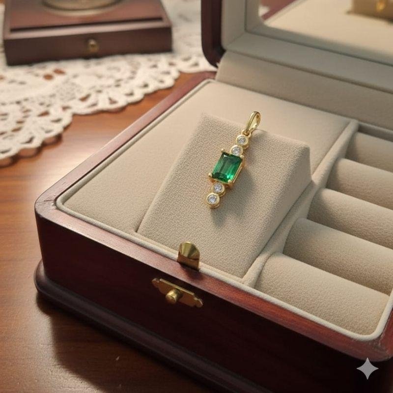 PINGENTE PEDRA VERDE COM ZIRCONIA