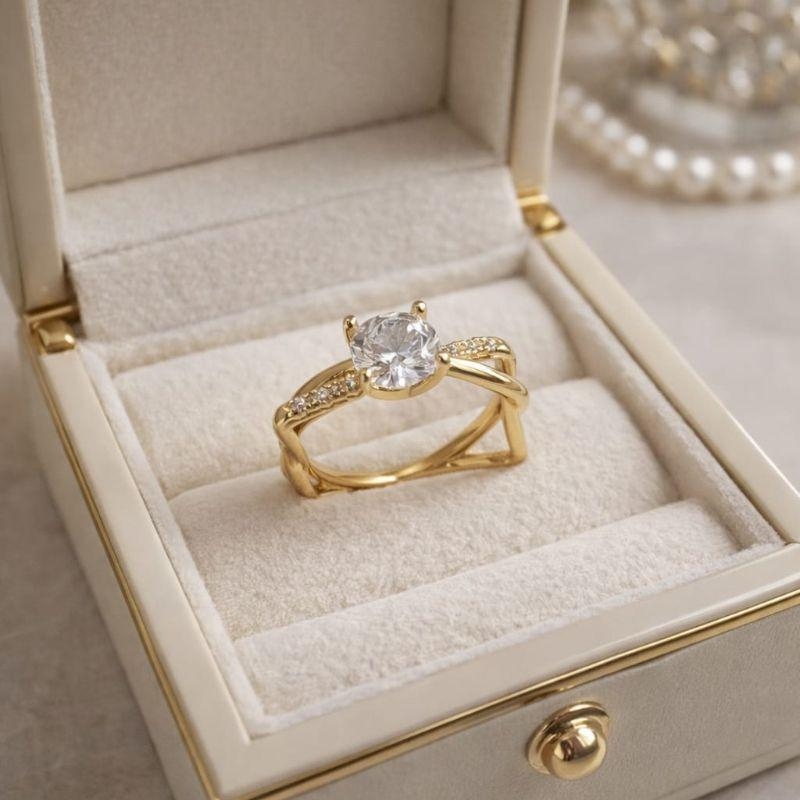 ANEL SOLITARIO TRANÇADO C/ ZIRCONIA