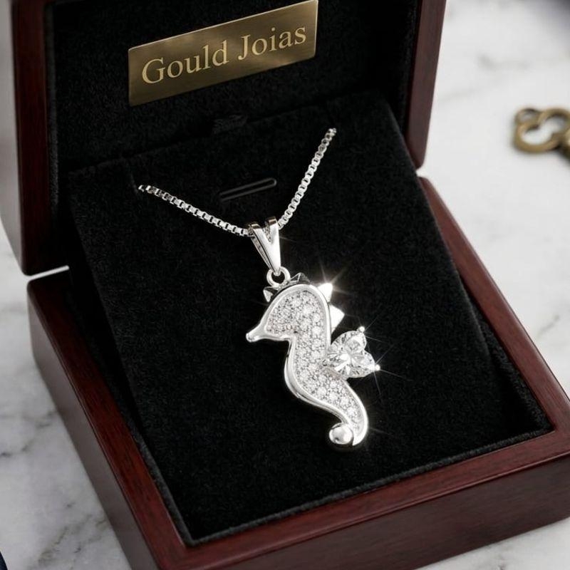 COLAR CAVALO MARINHO CRAVEJADO