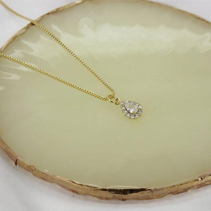 COLAR GOTA CRAVEJADA