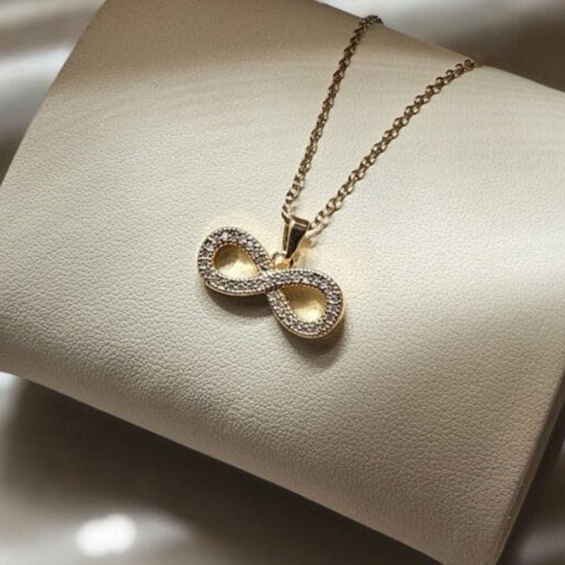 COLAR INFINITO CRAVEJADO