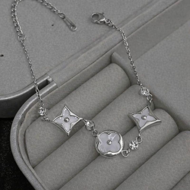 PULSEIRA 3 TREVO BRANCO