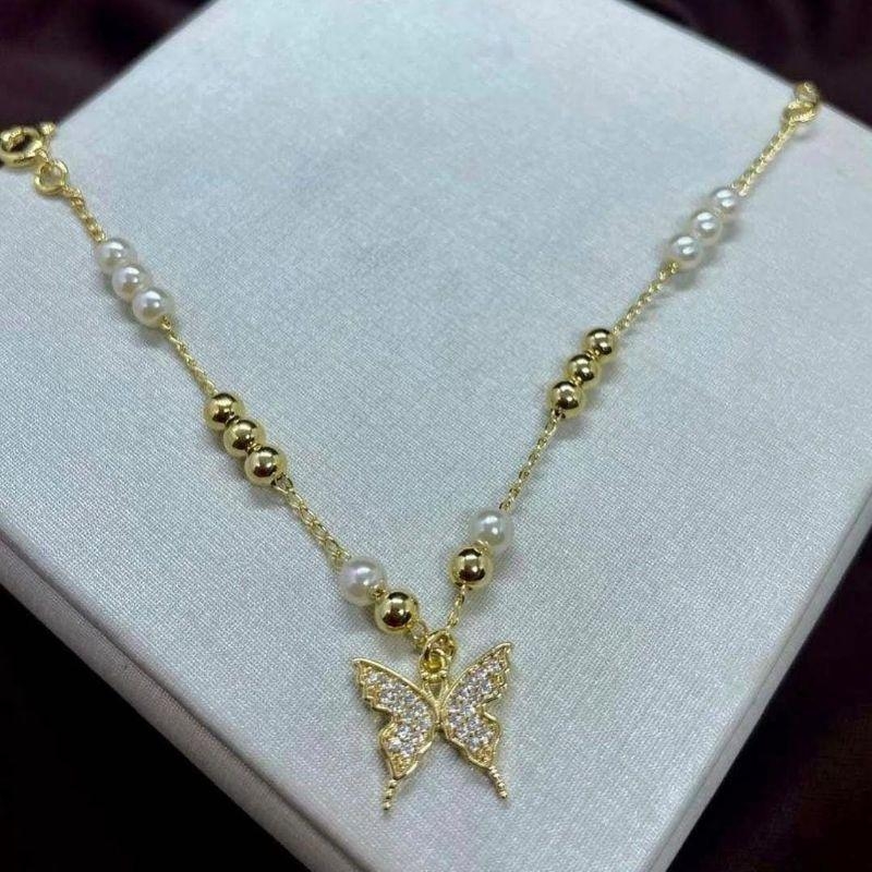 PULSEIRA PEROLA C/ BORBOLETA CRAVEJADA