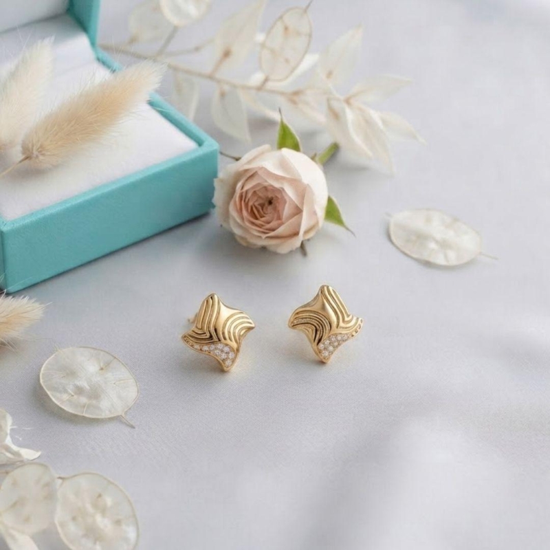 BRINCO QUADRADO C/ ZIRCONIA