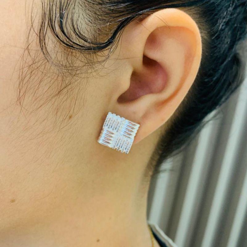 BRINCO QUADRADO DETALHES