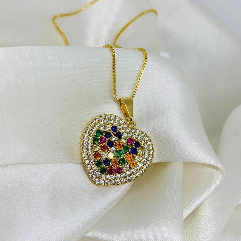 COLAR CORAÇÕA CRAVEJADO COLORIDO