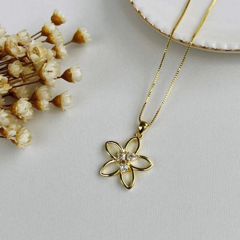 COLAR FLOR COM ZIRCONIA MEDIA