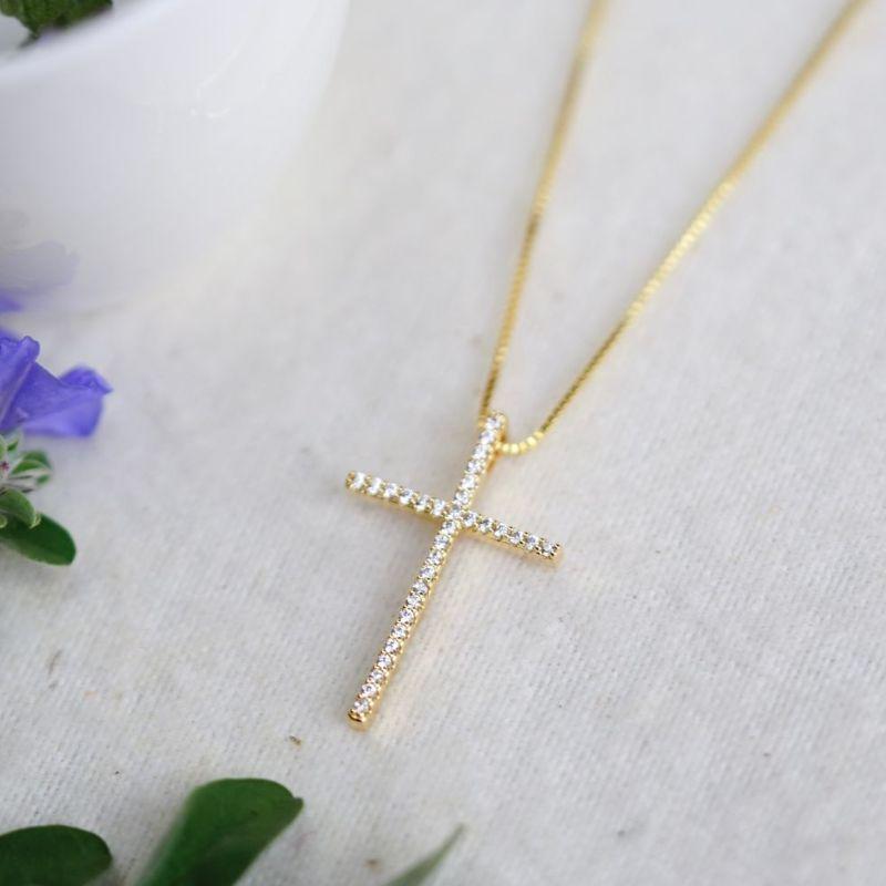 COLAR CRUZ CRAVEJADA DELICADA