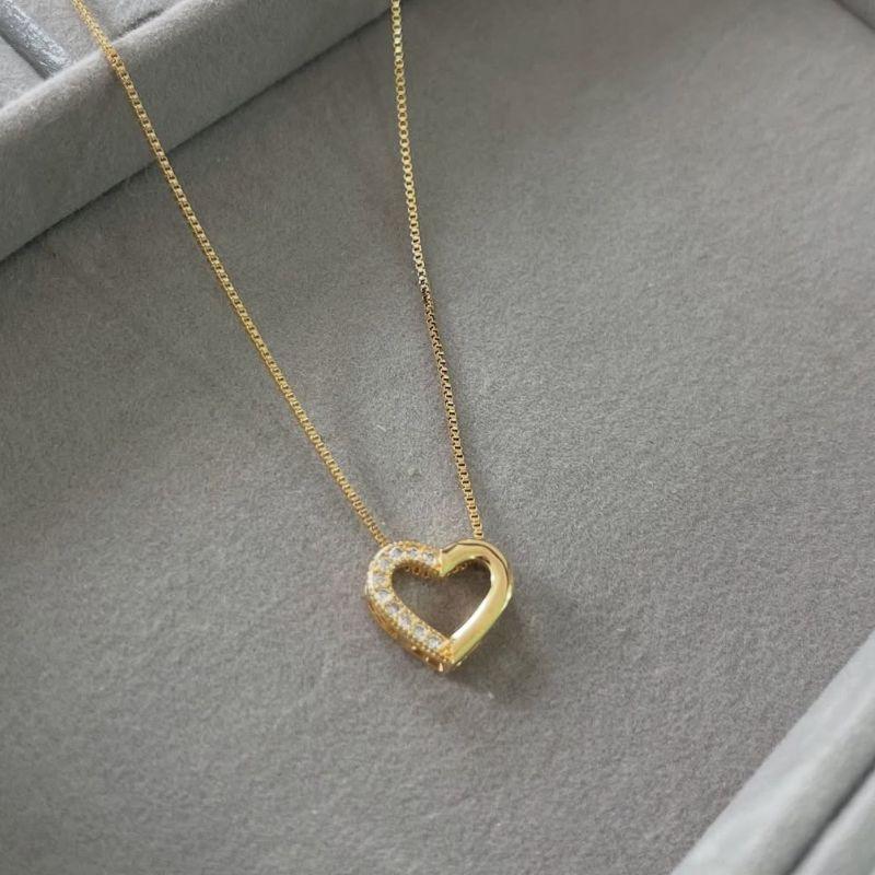 COLAR CORAÇAO VAZADO C/ ZIRCONIAS