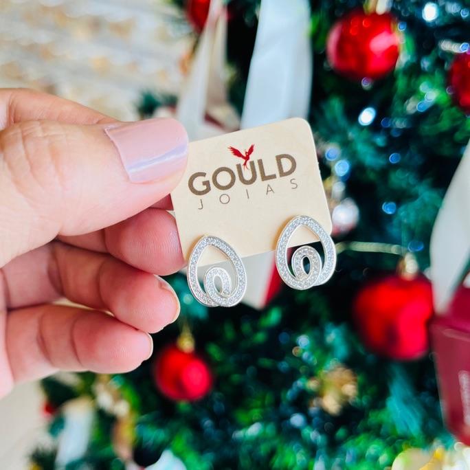 BRINCO CRAVEJADO ESTILO CORAÇÃO