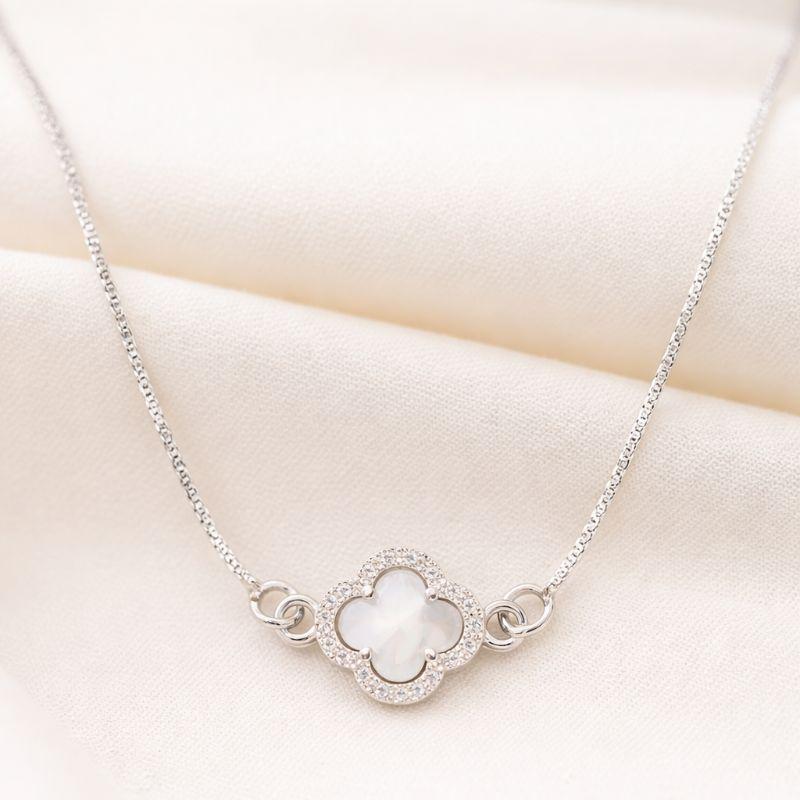 COLAR TREVO MADREPEROLA