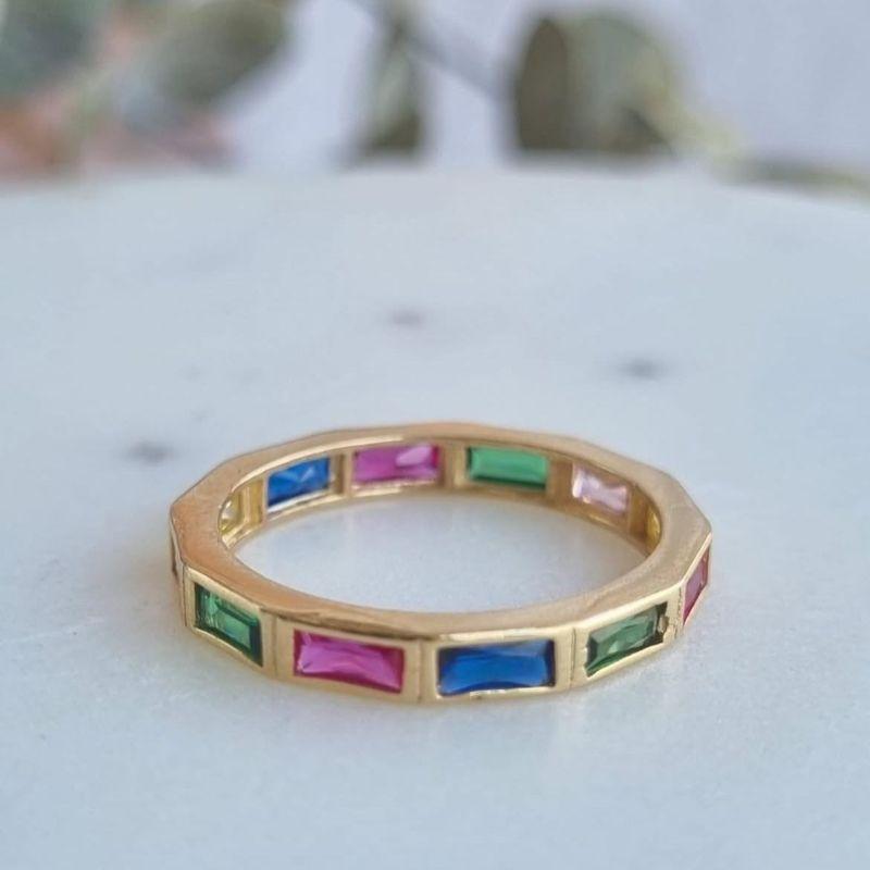 ANEL ALIANÇA C/ PEDRAS COLORIDA