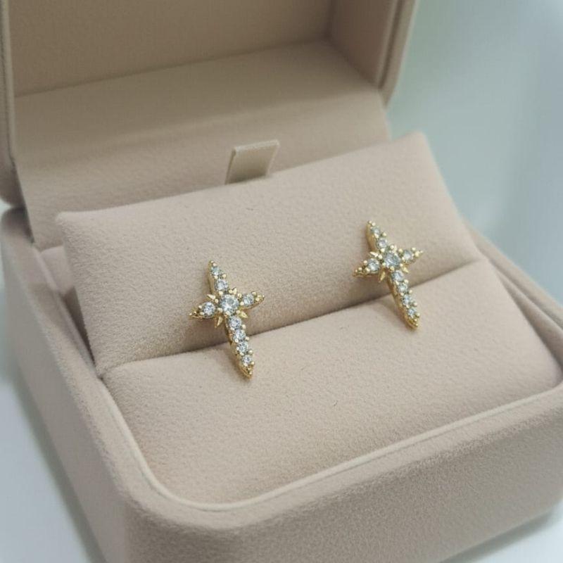 BRINCO CRUZ CRAVEJADA