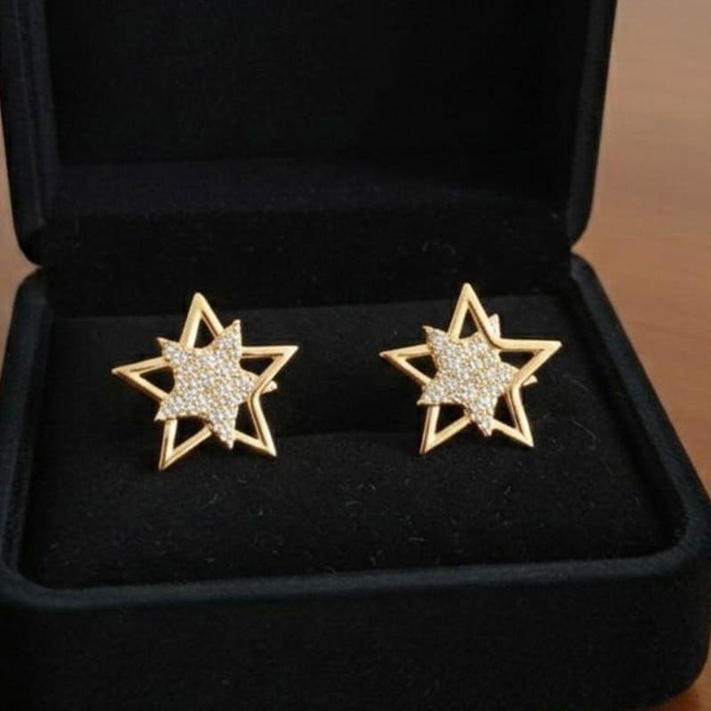 BRINCO ESTRELA CRAVEJADA