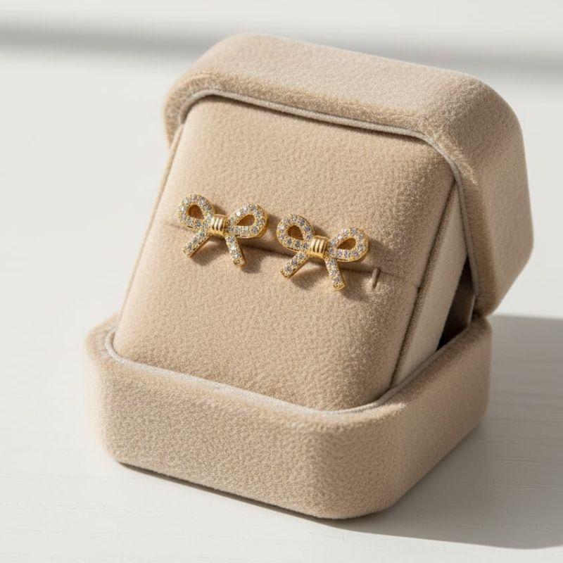 BRINCO LAÇO CRAVEJADO