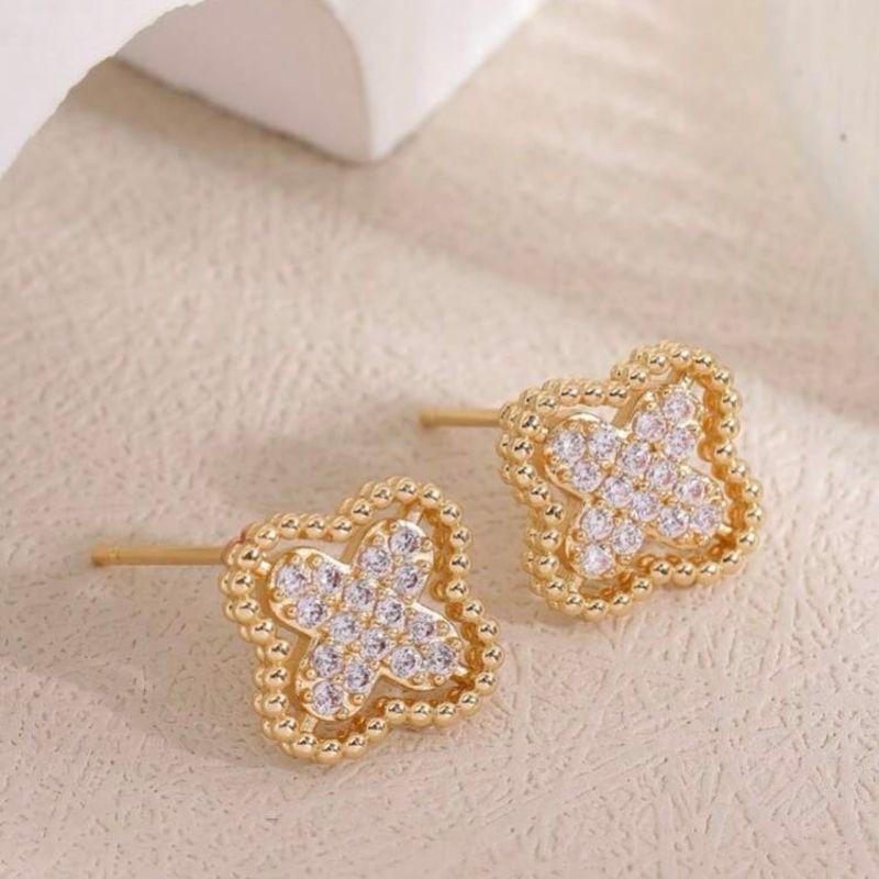 Brinco Trevo pino zirconia c borda de bolinha