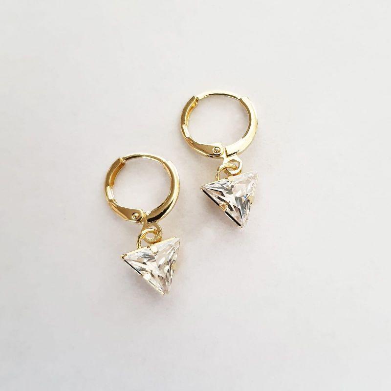 ARGOLA C/ TRIANGLO CRISTAL