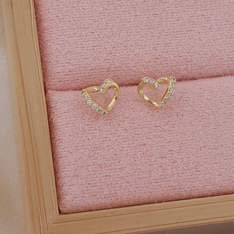 BRINCO CORAÇAO VAZADO COM ZIRCONIA P