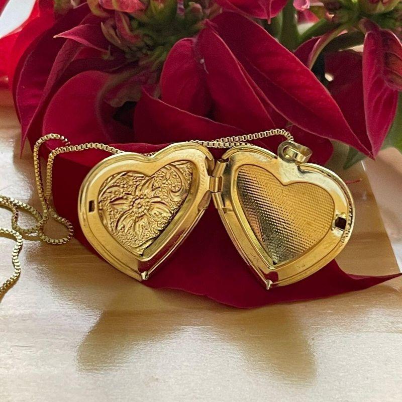 COLAR RELICARIO CORAÇAO