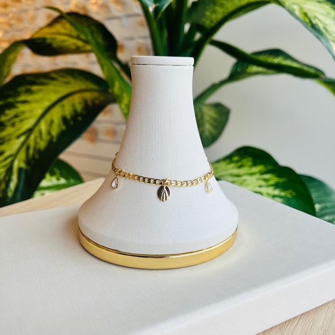 PULSEIRA BATITA PINGENTE SANTINHA